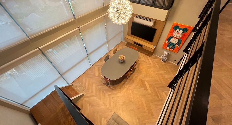 For sale 4 bedrooms condo in Watthana, Bangkok