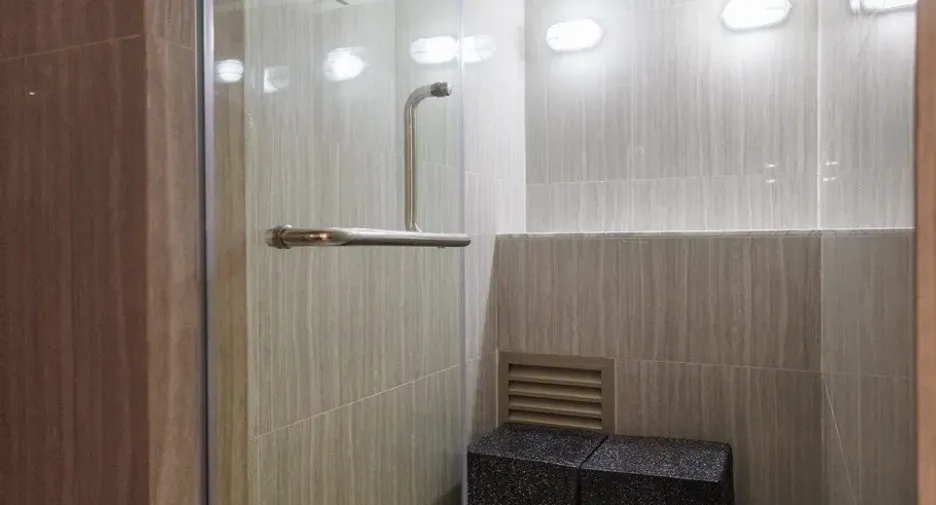 For sale 4 bedrooms condo in Watthana, Bangkok