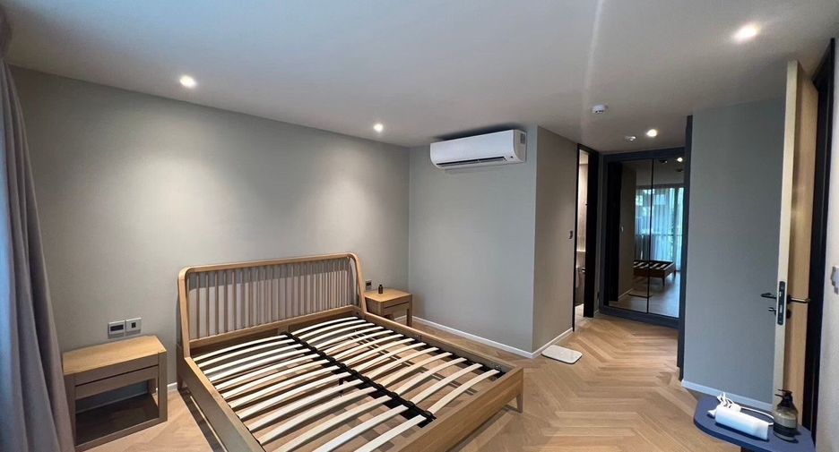 For sale 4 bedrooms condo in Watthana, Bangkok