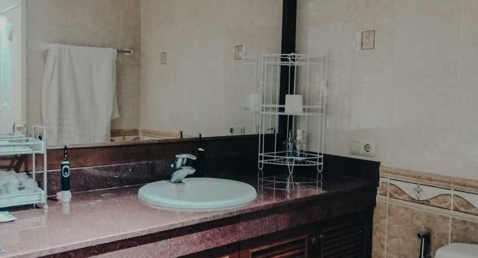 For rent 3 bedrooms townhouse in Kathu, Phuket