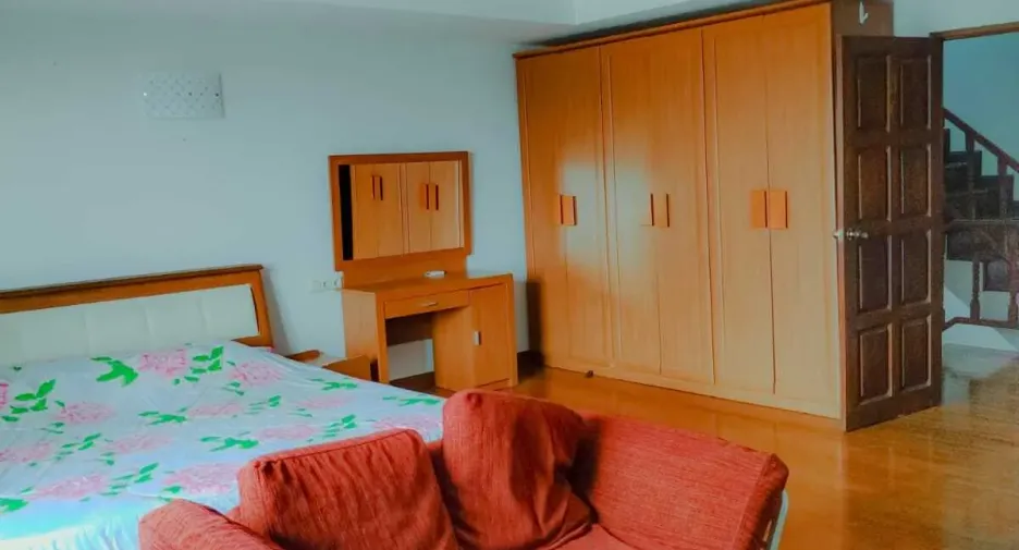 For rent 3 bedrooms townhouse in Kathu, Phuket