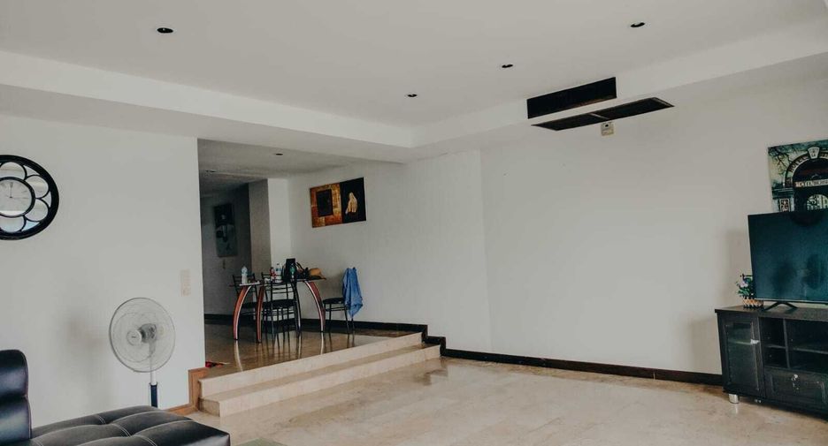 For rent 3 bedrooms townhouse in Kathu, Phuket