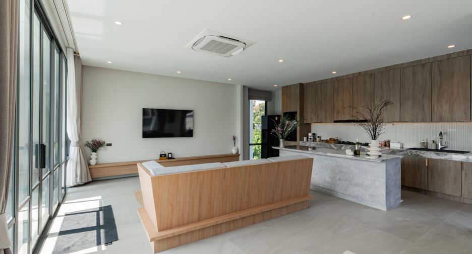 For sale and for rent 4 bedrooms villa in Mueang Phuket, Phuket