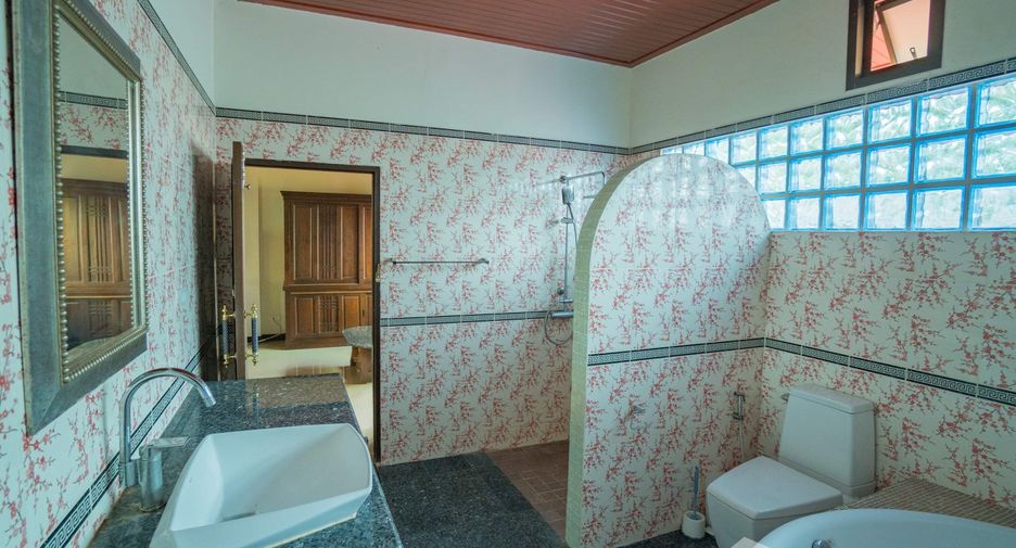 For rent 2 bedrooms villa in Mueang Phuket, Phuket