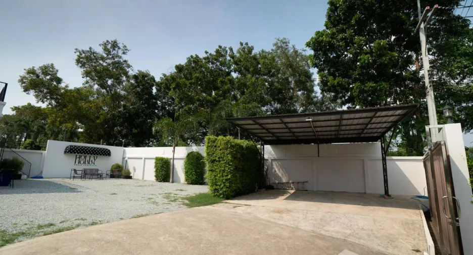 For sale and for rent 6 bedrooms villa in Bang Lamung, Chonburi