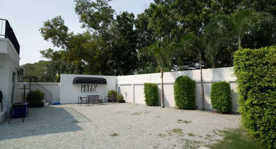 For sale and for rent 6 bedrooms villa in Bang Lamung, Chonburi