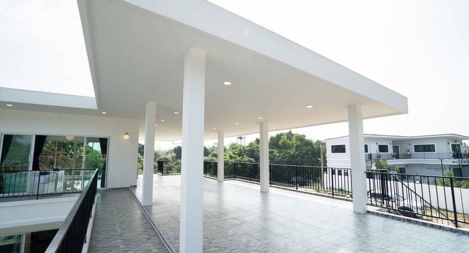 For sale and for rent 6 bedrooms villa in Bang Lamung, Chonburi