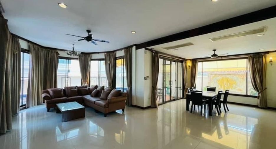 For rent 4 bedrooms house in Bang Lamung, Chonburi