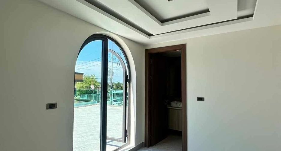 For sale 4 bedrooms villa in Bang Lamung, Chonburi