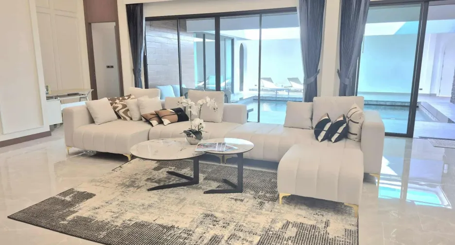 For sale 4 bedrooms villa in Bang Lamung, Chonburi