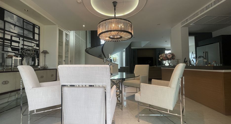 Condo en venta y en alquiler de 3 habitaciones en Yan Nawa, Bangkok