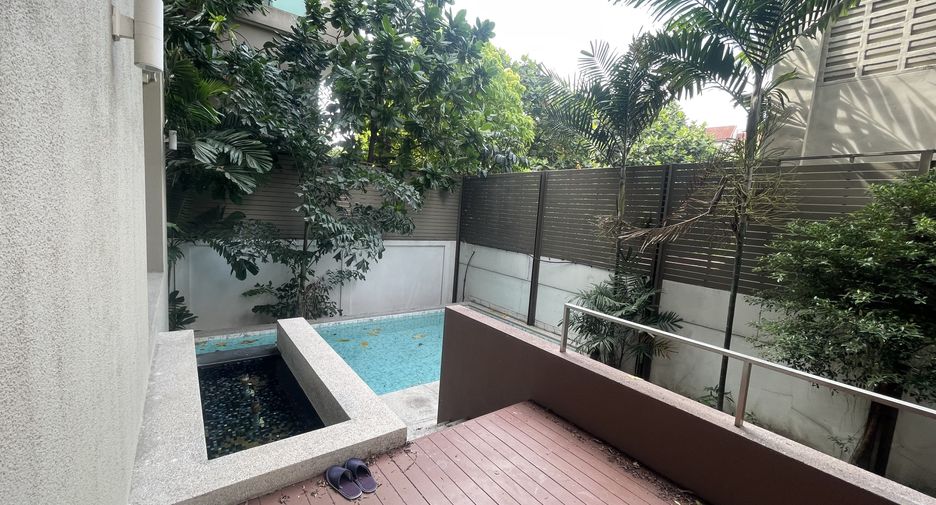 Condo en venta y en alquiler de 3 habitaciones en Yan Nawa, Bangkok