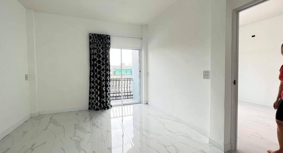 For rent 2 bedrooms house in Ban Bueng, Chonburi