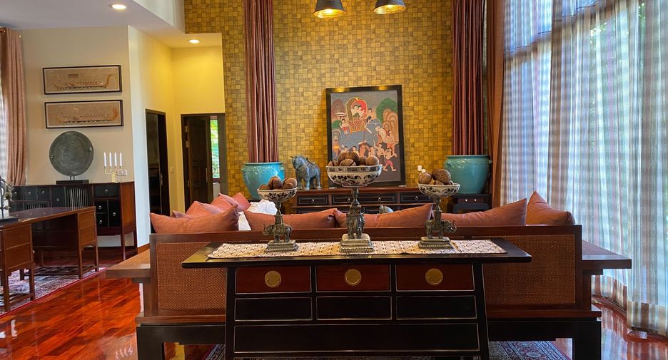 For rent 3 bedrooms villa in Sattahip, Chonburi