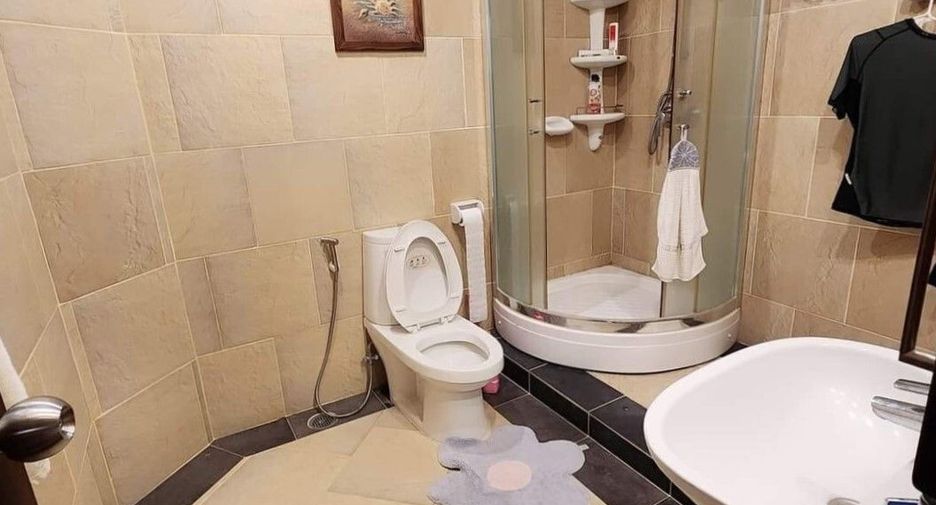 For rent 3 bedrooms condo in Bang Lamung, Chonburi