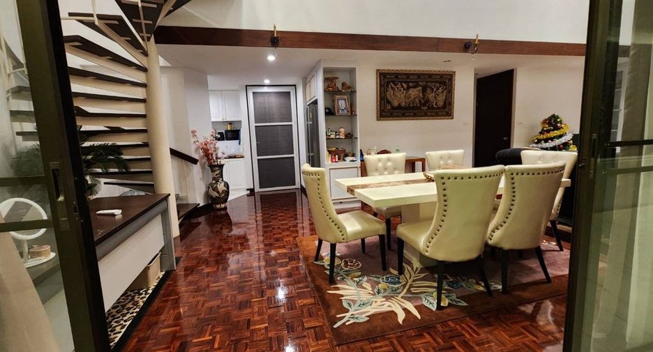 For rent 3 bedrooms condo in Bang Lamung, Chonburi