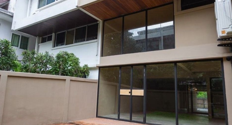 Reihenhaus zum Kauf und zur Miete mit 3 Zimmer in Watthana, Bangkok