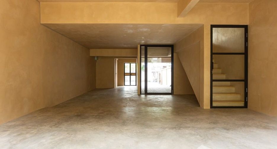 Reihenhaus zum Kauf und zur Miete mit 3 Zimmer in Watthana, Bangkok