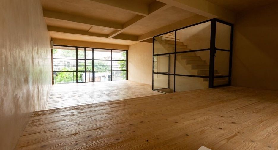 Reihenhaus zum Kauf und zur Miete mit 3 Zimmer in Watthana, Bangkok