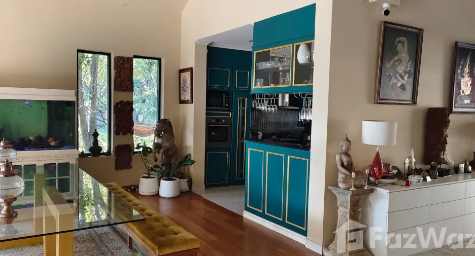 For sale 4 bedrooms villa in Mueang Chiang Rai, Chiang Rai