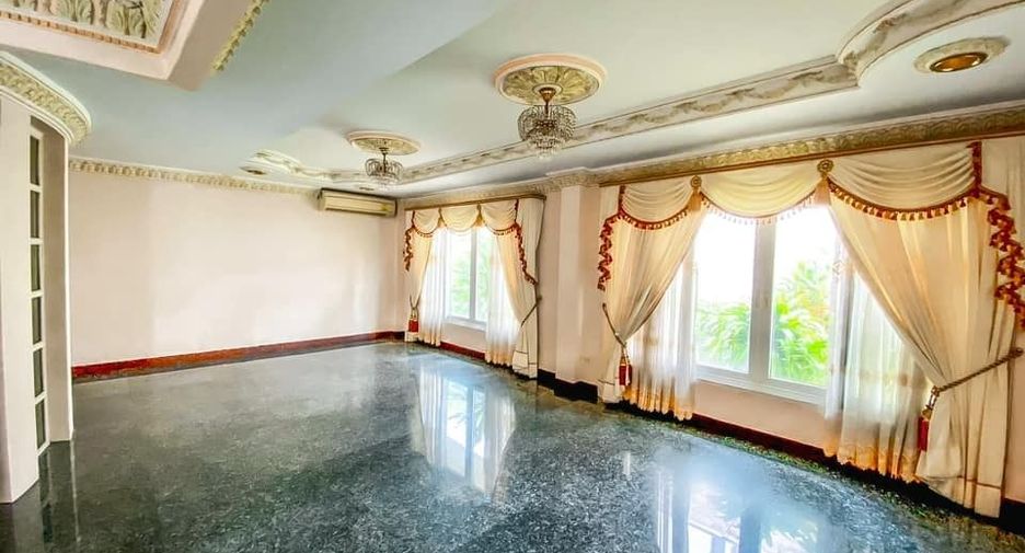 For sale 6 bedrooms house in Lak Si, Bangkok