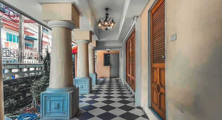 For sale 6 bedrooms house in Lak Si, Bangkok