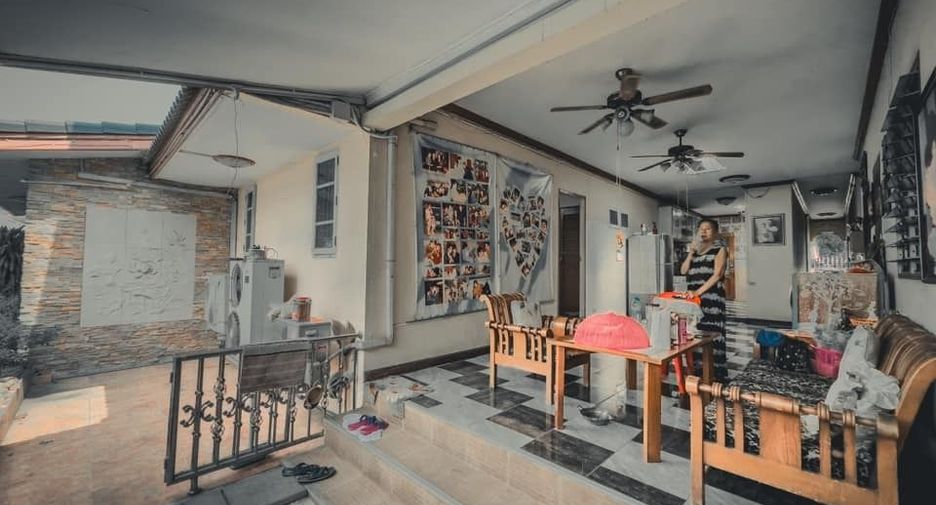 For sale 6 bedrooms house in Lak Si, Bangkok