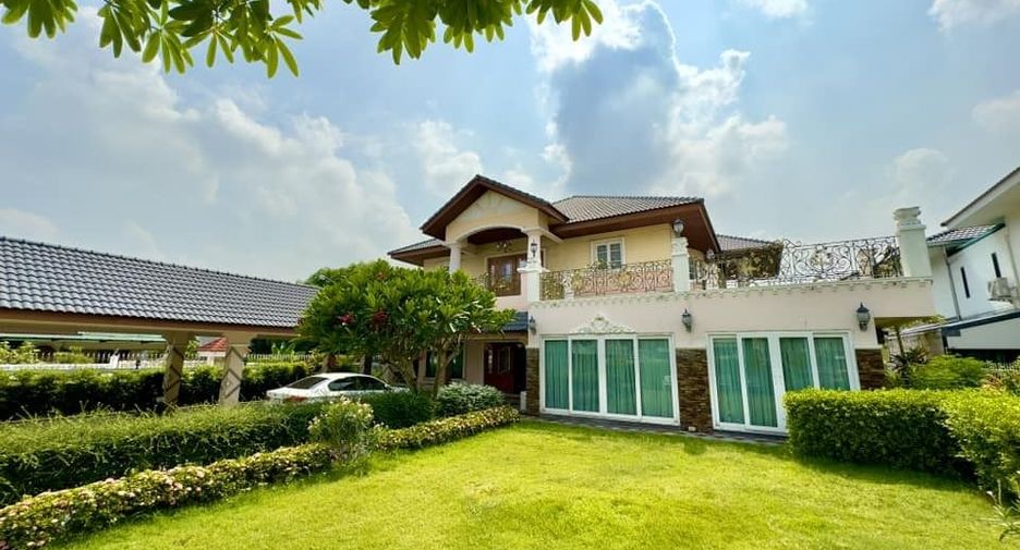 For sale 6 bedrooms house in Lak Si, Bangkok