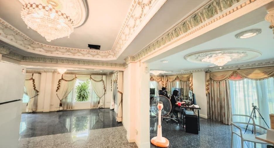 For sale 6 bedrooms house in Lak Si, Bangkok