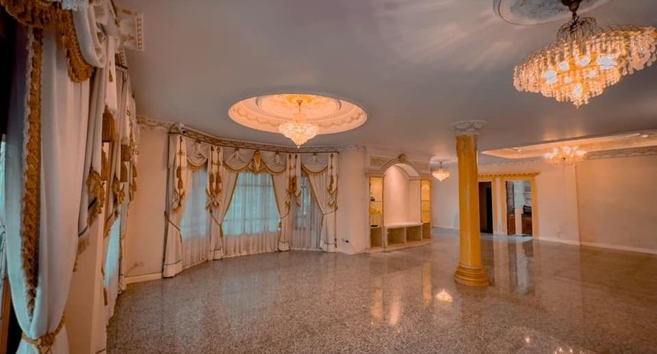 For sale 6 bedrooms house in Lak Si, Bangkok