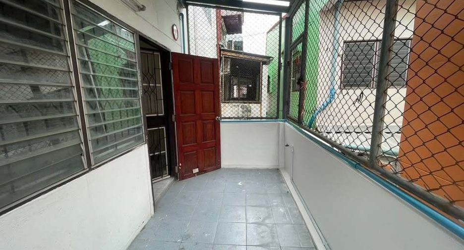 For sale retail Space in Bang Khen, Bangkok