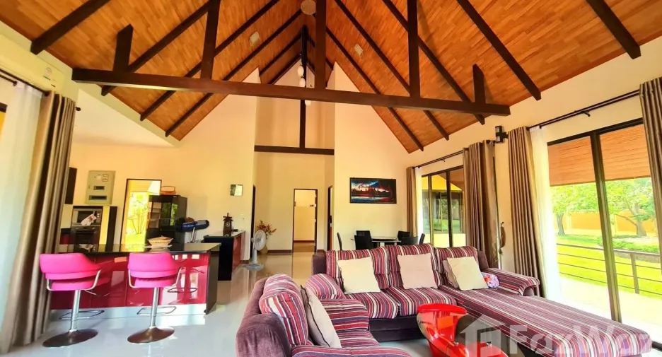À vendre 6 chambres villa à Sattahip, Chonburi