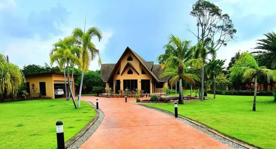 À vendre 6 chambres villa à Sattahip, Chonburi