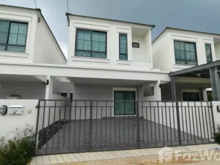 For sale 4 bedrooms townhouse in Si Racha, Chonburi