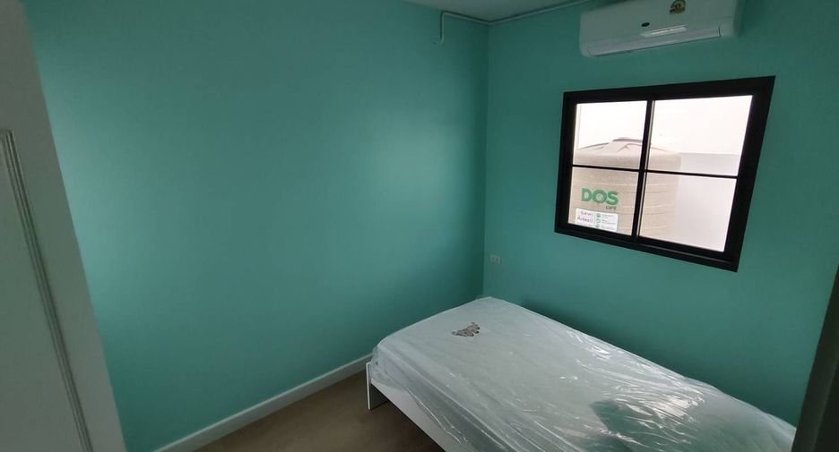 For sale 4 bedrooms townhouse in Si Racha, Chonburi