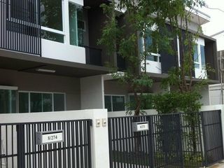 Продажа 2 спальни таунхаус в Bang Phli, Самутпракан