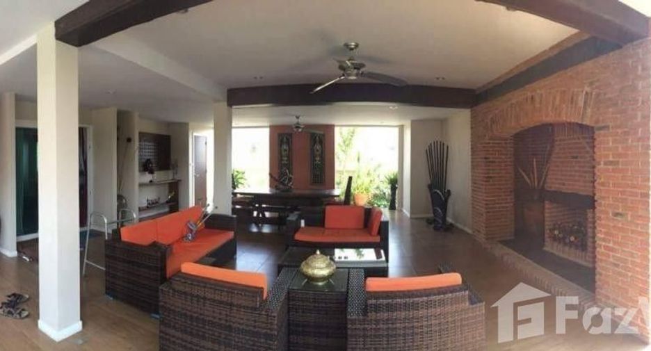 出售 5 卧室 别墅 在 Sattahip, Chon Buri