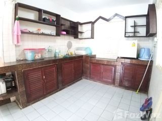 For sale 8 bedrooms house in Bang Kapi, Bangkok