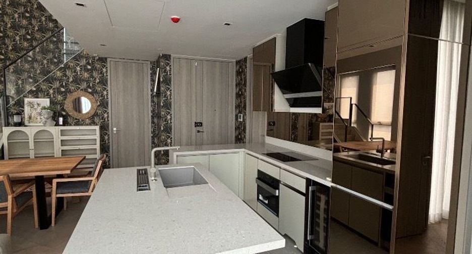For sale 2 bedrooms condo in Sathon, Bangkok