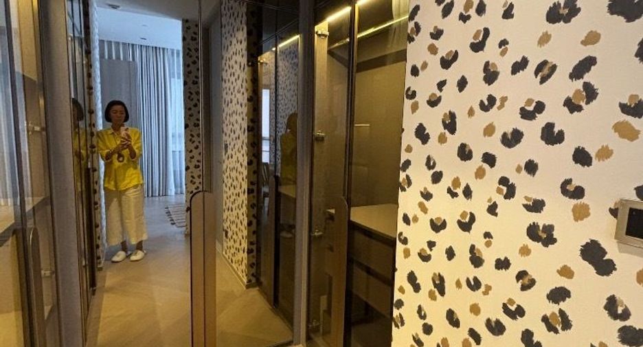 For sale 2 bedrooms condo in Sathon, Bangkok