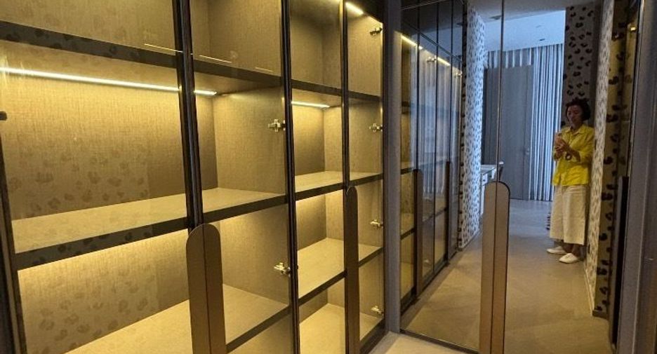 For sale 2 bedrooms condo in Sathon, Bangkok