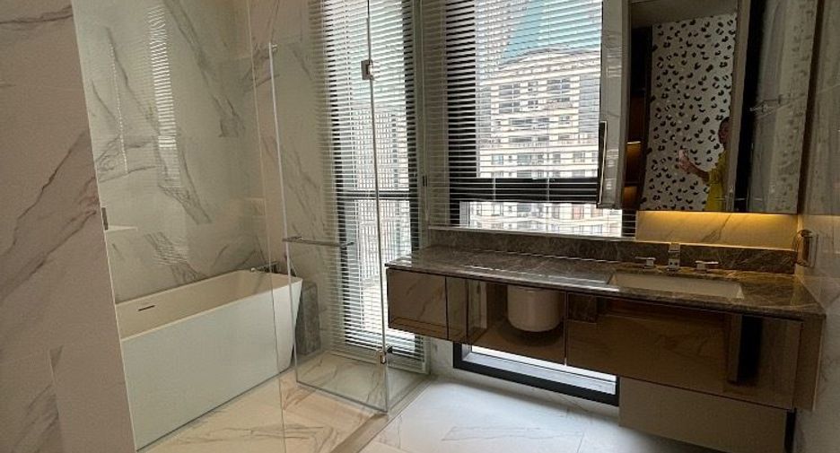 For sale 2 bedrooms condo in Sathon, Bangkok