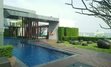 Condo en venta de 2 habitaciones en Khlong Toei, Bangkok