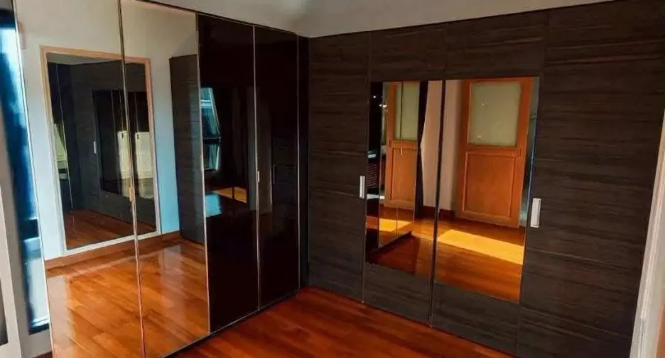 For rent 4 bedrooms villa in Bang Lamung, Chonburi