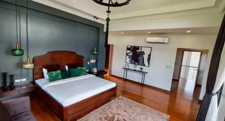 For rent 4 bedrooms villa in Bang Lamung, Chonburi