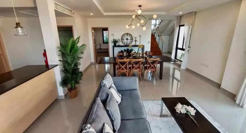 For rent 4 bedrooms villa in Bang Lamung, Chonburi