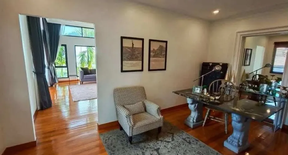 For rent 4 bedrooms villa in Bang Lamung, Chonburi