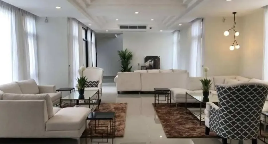 For rent 4 bedrooms villa in Bang Lamung, Chonburi