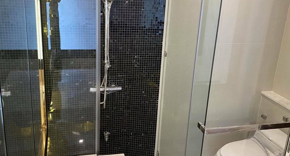 For sale 4 bedrooms house in Watthana, Bangkok