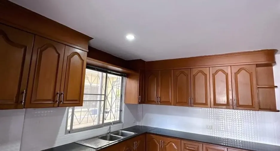 出租 4 卧室 独立屋 在 Bang Lamung, Chon Buri